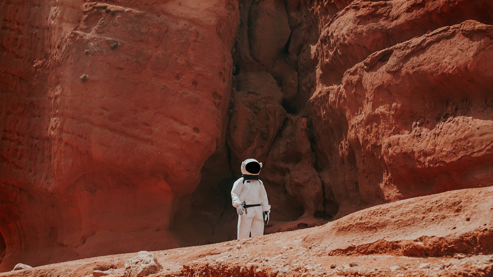 Mars Missions: Advancements and Challenges in Human Colonization